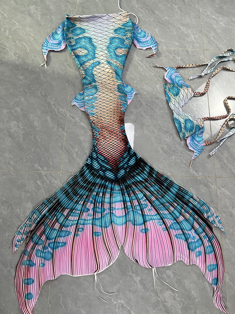 Colorful Dreamy Mermaid Tail A - مراجعة Aquarium & Marine Science Center وسعره